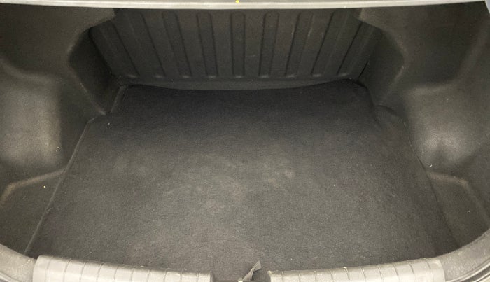 2015 Hyundai Xcent S (O) 1.2, Petrol, Manual, 65,774 km, Boot Inside