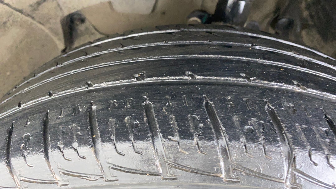 Left Front Tyre Tread