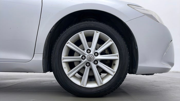 TOYOTA CAMRY-Right Front Tyre