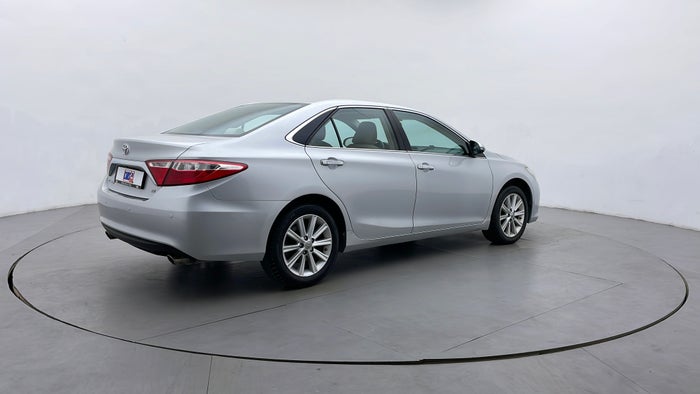 TOYOTA CAMRY-Right Back Diagonal (45- Degree) View