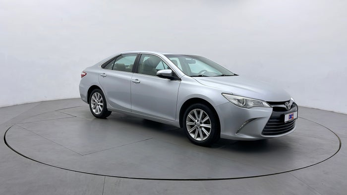 TOYOTA CAMRY-Right Front Diagonal (45- Degree) View