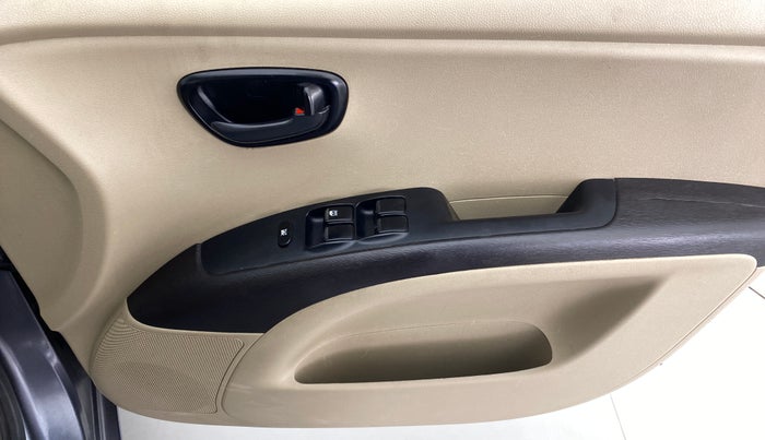 2015 Hyundai i10 MAGNA 1.1 IRDE2, Petrol, Manual, 42,653 km, Driver Side Door Panels Control