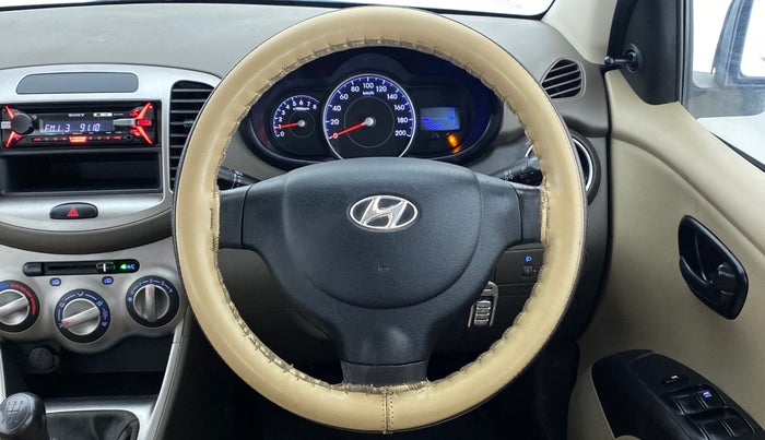 2015 Hyundai i10 MAGNA 1.1 IRDE2, Petrol, Manual, 42,653 km, Steering Wheel Close Up