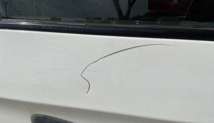 2017 Hyundai Eon MAGNA PLUS, Petrol, Manual, 33,425 km, Driver-side door - Minor scratches