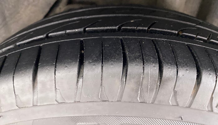 2019 Ford New Figo 1.2 TITANIUM, Petrol, Manual, 23,027 km, Left Rear Tyre Tread