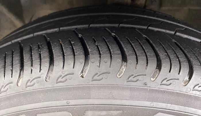 2019 Ford New Figo 1.2 TITANIUM, Petrol, Manual, 23,027 km, Left Front Tyre Tread
