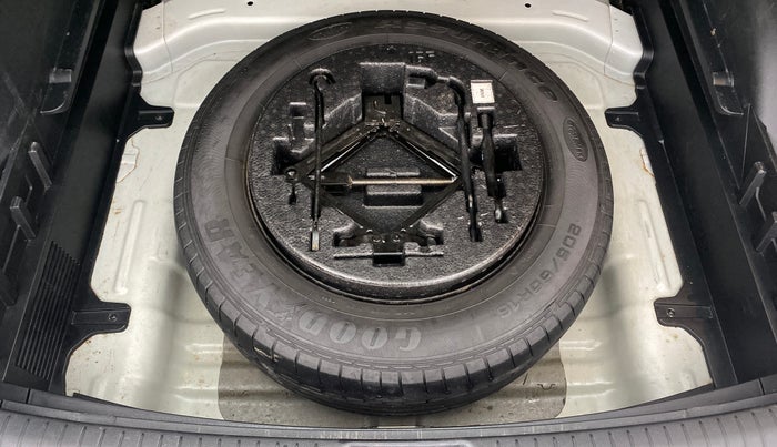 2017 Hyundai Creta 1.6 E + VTVT, Petrol, Manual, 57,562 km, Spare Tyre