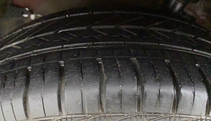 2014 Maruti Celerio ZXI D, Petrol, Manual, 89,725 km, Right Rear Tyre Tread