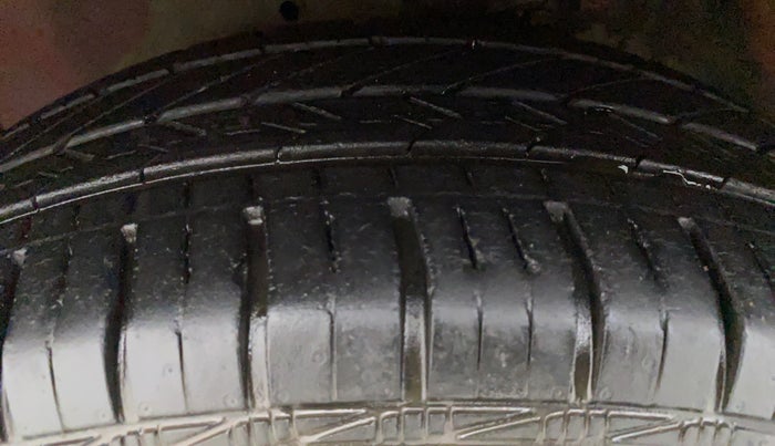 2014 Maruti Celerio ZXI D, Petrol, Manual, 89,725 km, Right Front Tyre Tread
