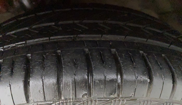 2014 Maruti Celerio ZXI D, Petrol, Manual, 89,725 km, Left Front Tyre Tread