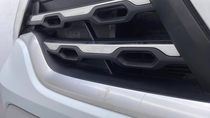 RENAULT DUSTER-Grill Chrome Chip