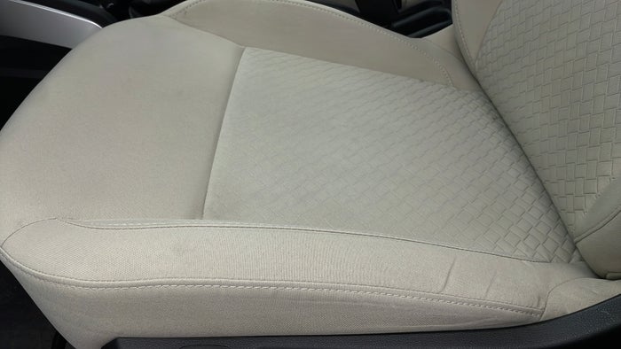 RENAULT DUSTER-Seat LHS Front Faded