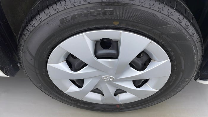 TOYOTA YARIS-Wheel Cap RHS Front Scratch