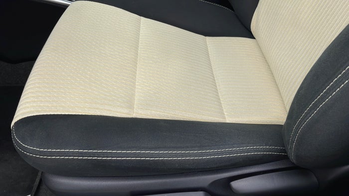 TOYOTA YARIS-Seat LHS Front Faded