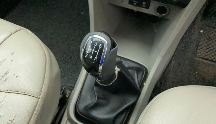 2018 Tata Tiago XZ PETROL, CNG, Manual, 98,861 km, Gear lever - Boot cover slightly torn