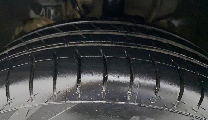 2018 Tata Tiago XZ PETROL, CNG, Manual, 98,861 km, Left Front Tyre Tread