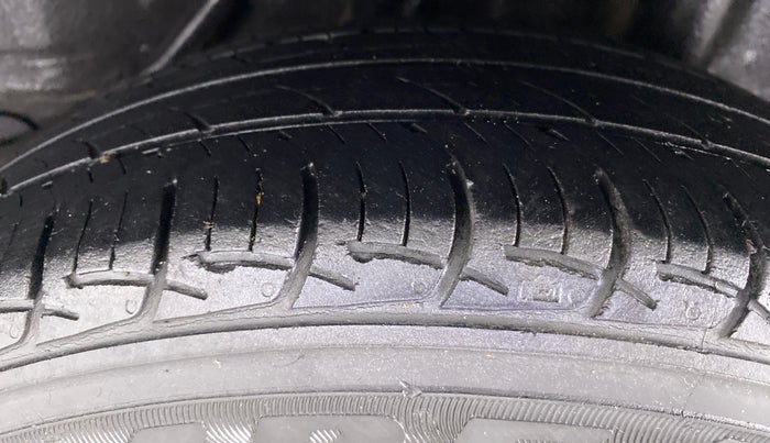 2015 Honda Amaze 1.2 SMT I VTEC, Petrol, Manual, 44,068 km, Left Rear Tyre Tread