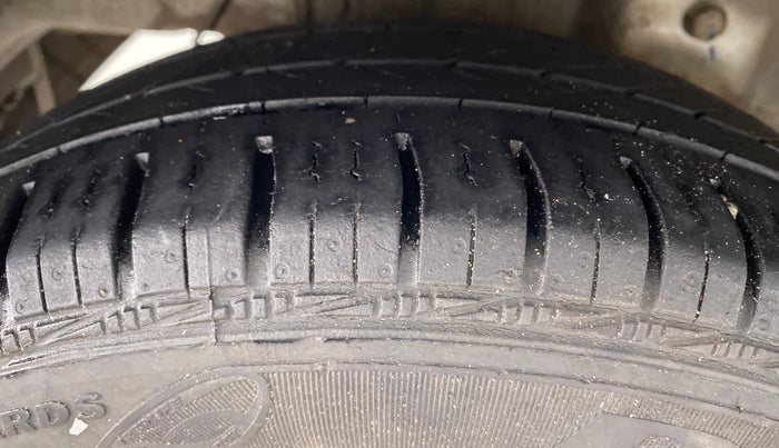 2018 Hyundai Eon ERA PLUS, Petrol, Manual, 31,189 km, Right Rear Tyre Tread