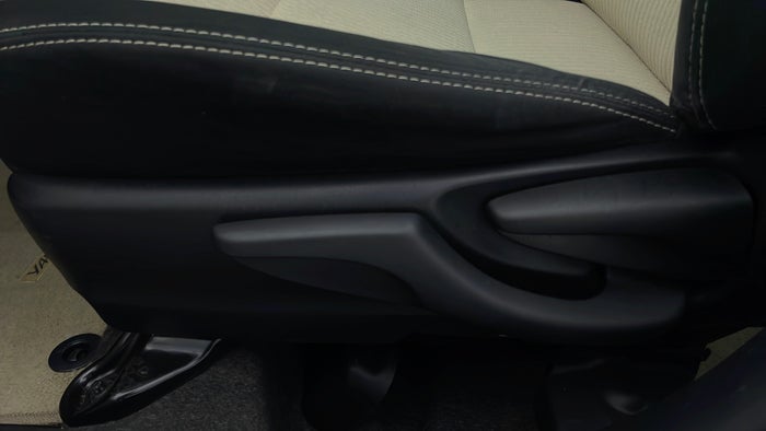 TOYOTA YARIS-Driver Side Adjustment Panel