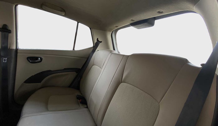 2014 Hyundai i10 SPORTZ 1.1 IRDE2, Petrol, Manual, 27,654 km, Right Side Rear Door Cabin