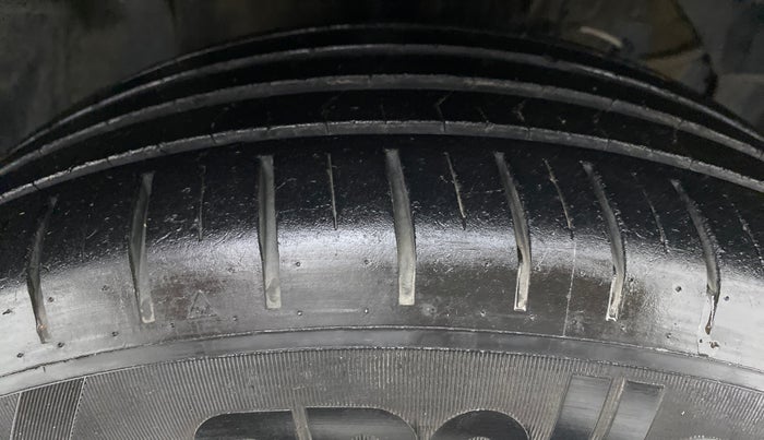 2016 Maruti S Cross ZETA 1.3, Diesel, Manual, 96,519 km, Right Front Tyre Tread