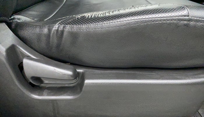 2015 Maruti Wagon R 1.0 LXI CNG, CNG, Manual, 95,665 km, Driver Side Adjustment Panel