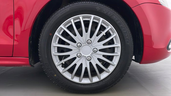 VOLKSWAGEN JETTA-Right Front Tyre