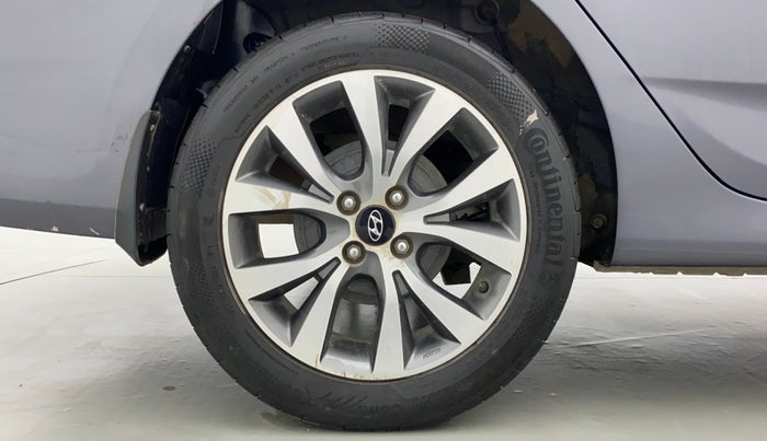 2016 Hyundai Verna FLUIDIC 1.6 VTVT S AT, Petrol, Automatic, 94,196 km, Right Rear Wheel