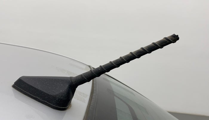 2014 Hyundai Xcent S 1.2 OPT, Petrol, Manual, 49,390 km, Roof - Antenna has minor damage