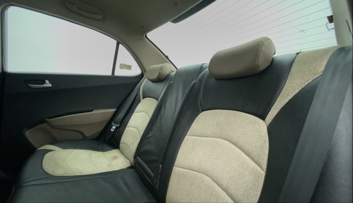 2014 Hyundai Xcent S 1.2 OPT, Petrol, Manual, 49,390 km, Right Side Rear Door Cabin