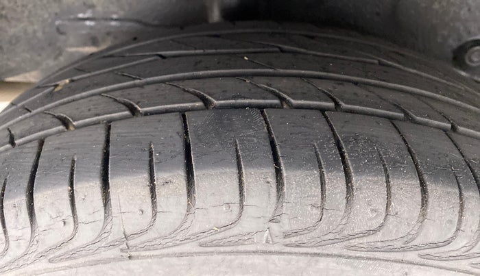 2014 Toyota Etios GD EXCLUSIVE, Diesel, Manual, 45,474 km, Right Rear Tyre Tread