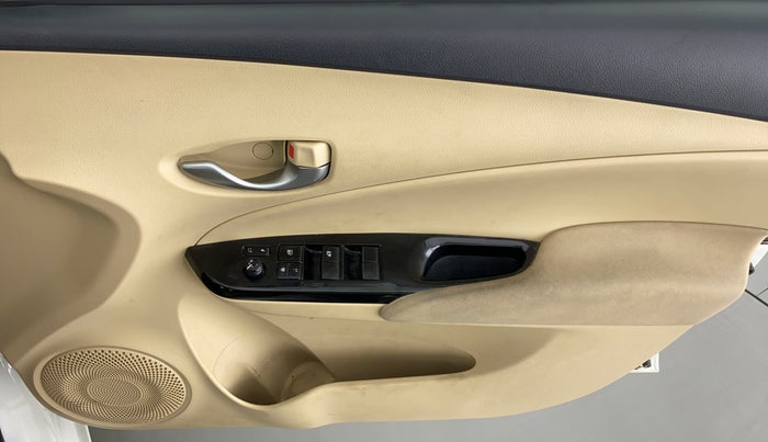 2020 Toyota YARIS G MT, Petrol, Manual, 72,618 km, Driver Side Door Panels Control