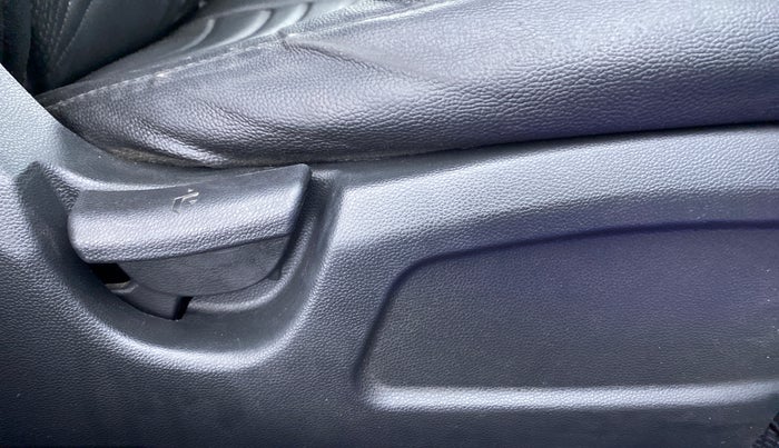 2017 Hyundai Elite i20 Magna Executive Diesel, Diesel, Manual, 63,613 km, Driver Side Adjustment Panel