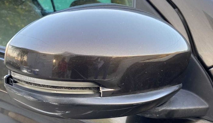 2019 Honda Amaze 1.2 SMT I VTEC, Petrol, Manual, 33,672 km, Right rear-view mirror - Cover has minor damage