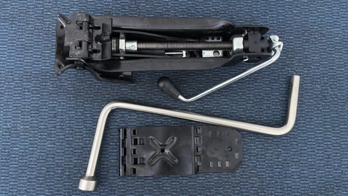 BMW 730LI-Tool Kit