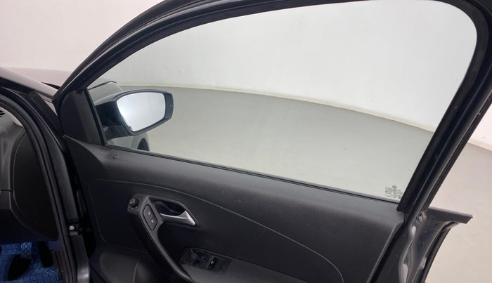 2020 Volkswagen Polo COMFORTLINE PLUS 1.0, Petrol, Manual, 41,485 km, Right front window switch / handle - Power window makes minor noise