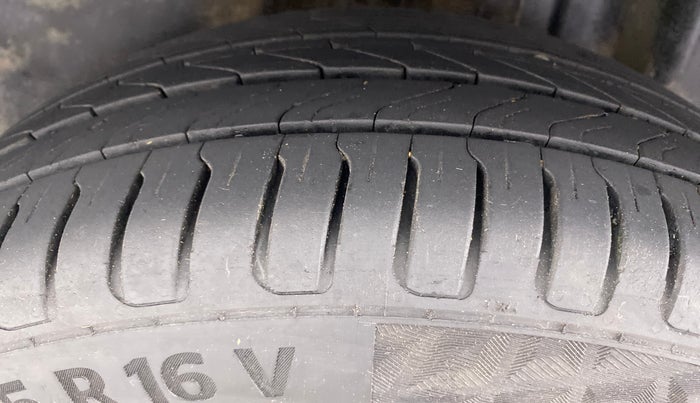 2018 Volkswagen Vento HIGHLINE PLUS TDI AT, Diesel, Automatic, 73,713 km, Left Rear Tyre Tread