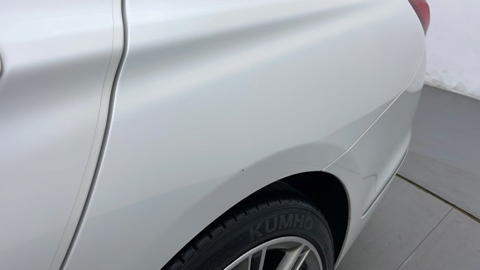 BMW 730LI-Quarter Panel LHS Scratch