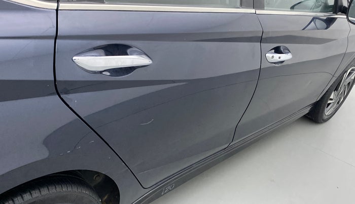 2020 Hyundai NEW I20 ASTA (O) 1.2 MT, Petrol, Manual, 56,317 km, Right rear door - Minor scratches