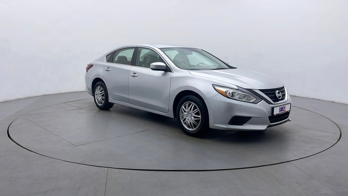 NISSAN ALTIMA-Right Front Diagonal (45- Degree) View