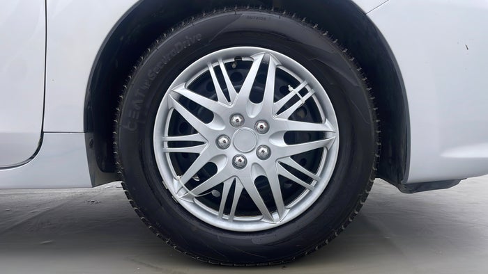 NISSAN ALTIMA-Right Front Tyre