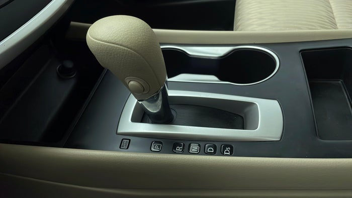 NISSAN ALTIMA-Gear Lever