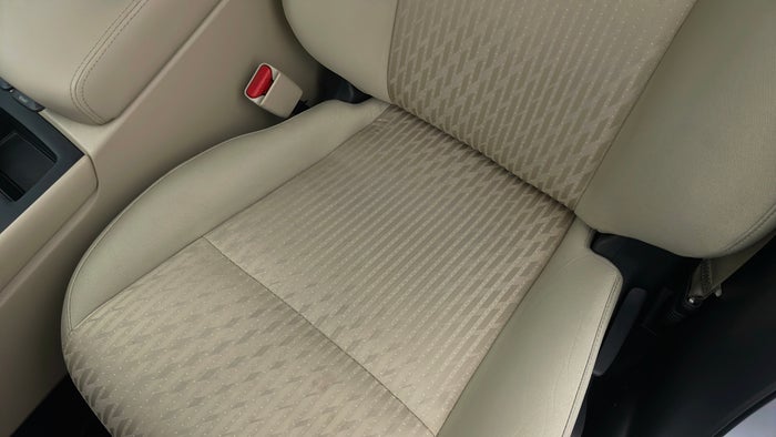 NISSAN ALTIMA-Seat LHS Front Depressed/Pressure Mark