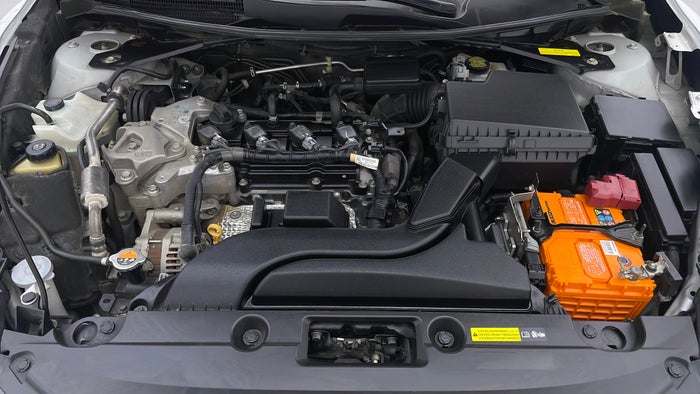 NISSAN ALTIMA-Engine Bonet View