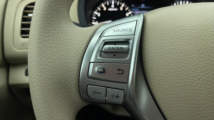 NISSAN ALTIMA-Drivers Control