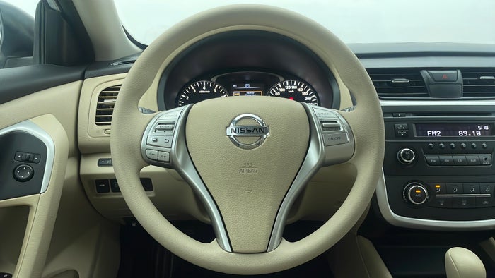 NISSAN ALTIMA-Steering Wheel Close-up