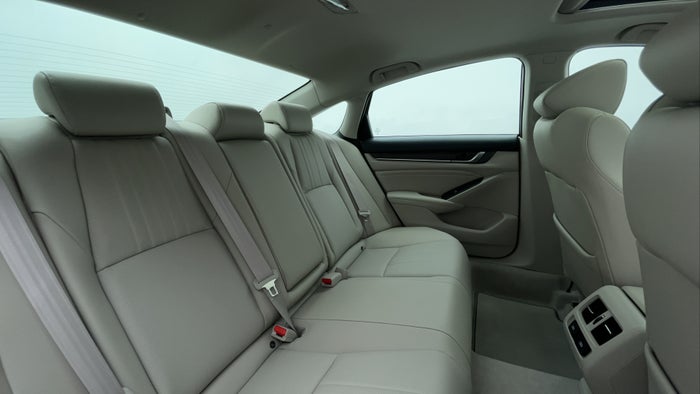 HONDA ACCORD-Right Side Door Cabin View