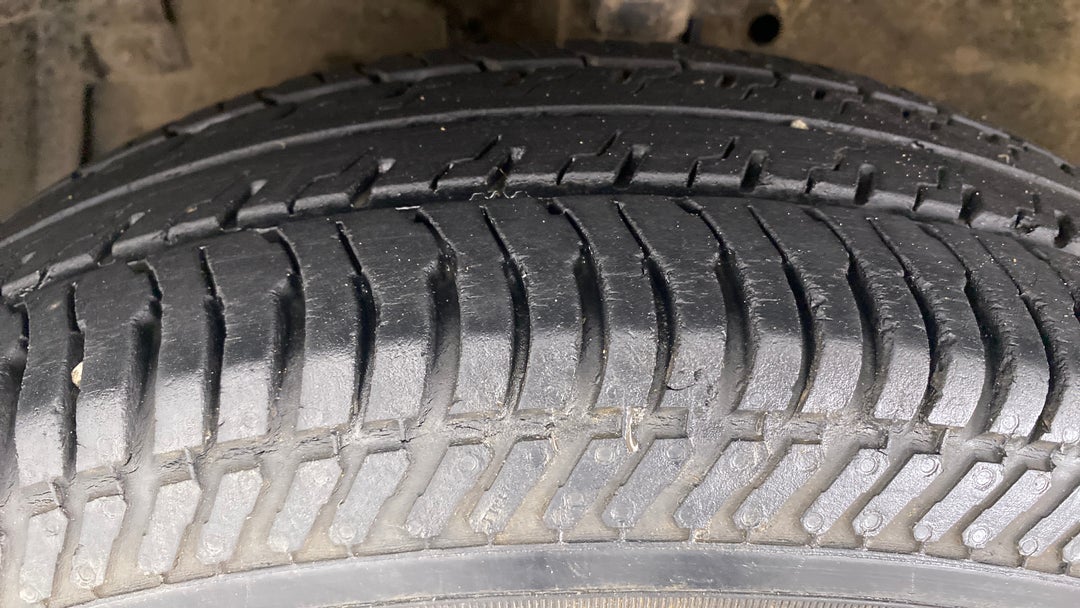 Left Front Tyre Tread