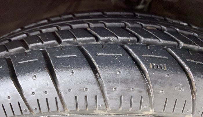 2013 Hyundai i10 SPORTZ 1.2 KAPPA2, Petrol, Manual, 49,395 km, Right Front Tyre Tread