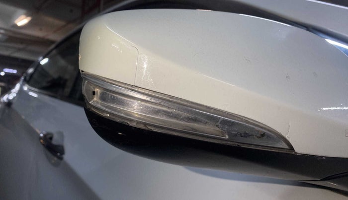 2011 Hyundai Verna FLUIDIC 1.6 CRDI SX OPT, Diesel, Manual, 91,958 km, Right rear-view mirror - Cover has minor damage
